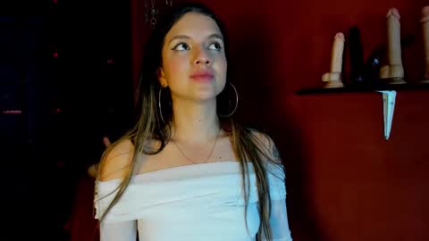 Snapshot of annavi_ chatting on February 7, 7:06 pm Annavi online show from February 7, 7:06 pm