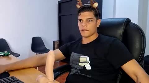 Snapshot of anndyhardy11 chatting on December 10, 4:38 pm Anndy Hardy online show from December 10, 4:38 pm