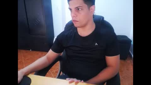 Snapshot of anndyhardy11 chatting on December 11, 12:44 pm Anndy Hardy online show from December 11, 12:44 pm