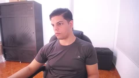 Snapshot of anndyhardy11 chatting on December 12, 1:39 pm Anndy Hardy online show from December 12, 1:39 pm