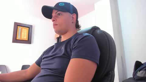 Snapshot of anndyhardy11 chatting on January 2, 2:35 pm Anndy Hardy online show from January 2, 2:35 pm