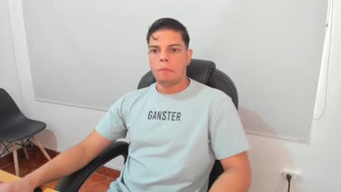 Snapshot of anndyhardy11 chatting on January 7, 1:14 pm Anndy Hardy online show from January 7, 1:14 pm