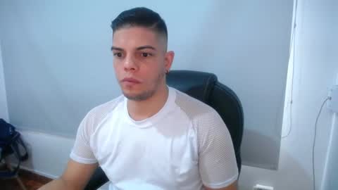 Snapshot of anndyhardy11 chatting on February 21, 4:16 pm Anndy Hardy online show from February 21, 4:16 pm