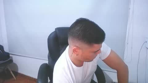 Snapshot of anndyhardy11 chatting on February 24, 12:59 pm Anndy Hardy online show from February 24, 12:59 pm