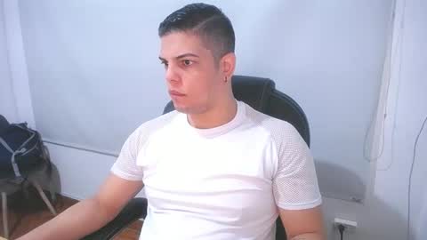 Snapshot of anndyhardy11 chatting on March 5, 12:11 pm Anndy Hardy online show from March 5, 12:11 pm