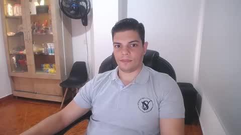 Snapshot of anndyhardy11 chatting on September 8, 8:19 pm Anndy Hardy online show from September 8, 8:19 pm