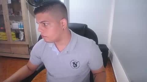 Snapshot of anndyhardy11 chatting on September 17, 8:32 pm Anndy Hardy online show from September 17, 8:32 pm