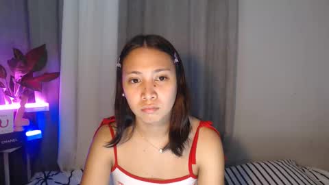 anne_chanelx online show from March 12, 4:18 am