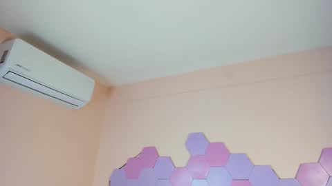 anne_millerr online show from July 15, 11:37 am
