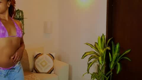 Snapshot of anne_rachel chatting on May 30, 4:48 pm anne_rachel online show from May 30, 4:48 pm