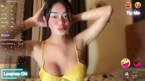 Snapshot of annedee_ chatting on February 1, 6:00 am Kim online show from February 1, 6:00 am