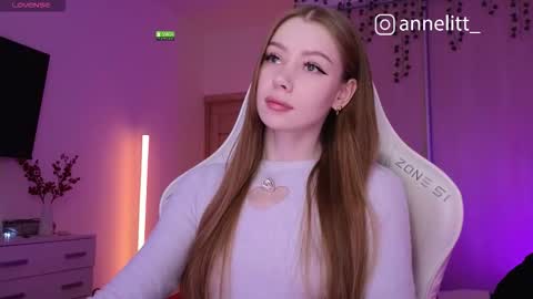 annelitt online show from December 22, 8:28 pm