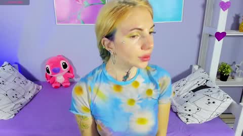 Snapshot of annetenet chatting on December 4, 4:10 am Annet online show from December 4, 4:10 am