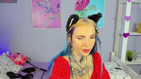 Snapshot of annetenet chatting on December 6, 6:15 am Annet online show from December 6, 6:15 am