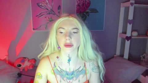 Snapshot of annetenet chatting on January 25, 6:01 am Annet online show from January 25, 6:01 am