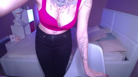 Snapshot of annetenet chatting on January 31, 9:48 am Annet online show from January 31, 9:48 am