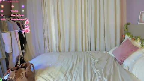 annette_nelsone online show from April 30, 9:15 am