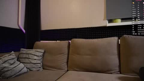 Anne online show from February 6, 7:39 pm