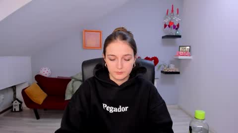 annewilsonn online show from February 12, 2:12 pm