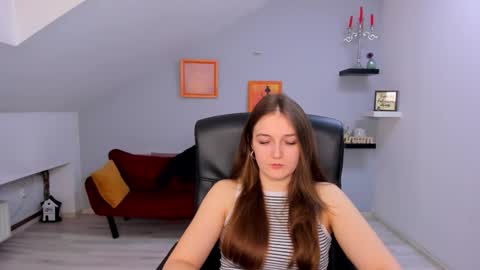 annewilsonn online show from February 27, 12:27 pm