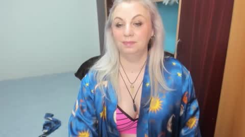 Snapshot of anngelynajoy chatting on January 7, 10:34 pm Anngel online show from January 7, 10:34 pm