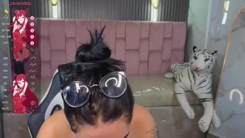 Snapshot of anni_acker_b chatting on January 5, 5:27 pm Anni acker b online show from January 5, 5:27 pm