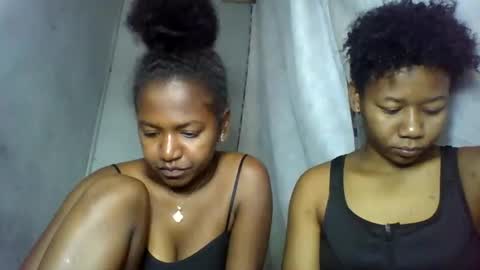 Snapshot of annick98 chatting on February 10, 10:52 am annick98 online show from February 10, 10:52 am