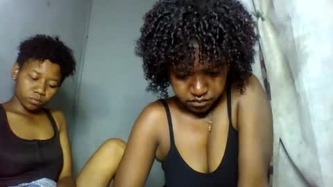 Snapshot of annick98 chatting on February 14, 6:37 pm annick98 online show from February 14, 6:37 pm