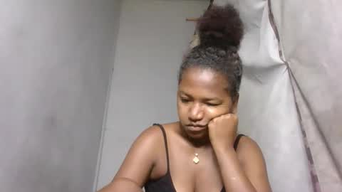 Snapshot of annick98 chatting on February 21, 4:57 am annick98 online show from February 21, 4:57 am