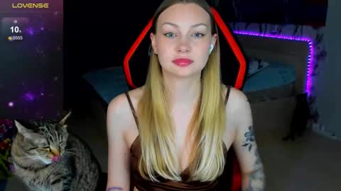 Annie online show from March 17, 2:05 am