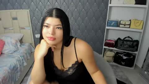Snapshot of annie_andrade1 chatting on May 15, 3:46 am annie online show from May 15, 3:46 am
