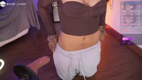 Snapshot of annie_couper chatting on July 4, 10:05 pm Annie online show from July 4, 10:05 pm