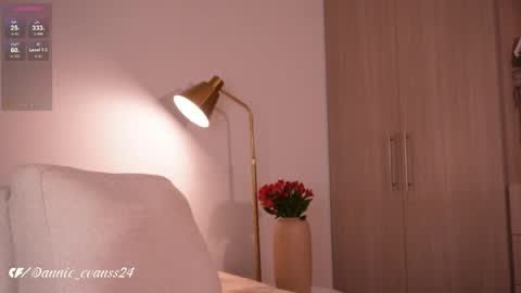 Annie Evans online show from April 12, 11:32 pm