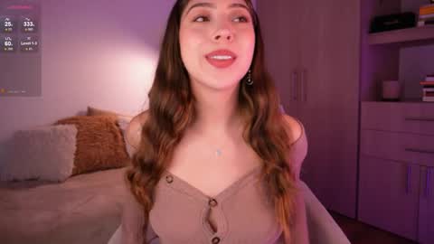 Snapshot of annie_evans24 chatting on May 18, 9:42 pm Annie Evans online show from May 18, 9:42 pm