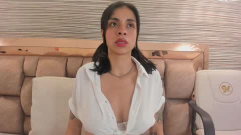 Snapshot of annie_shine_ chatting on February 20, 11:54 am ANNIE online show from February 20, 11:54 am