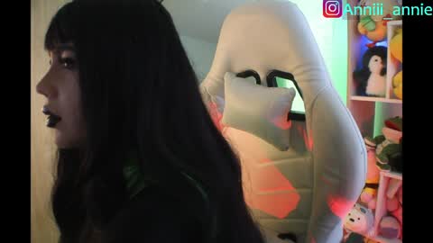 Snapshot of annie_snow_ chatting on April 23, 10:45 pm JEANNE no olvides seguirme dont forget follow me uu online show from April 23, 10:45 pm