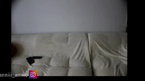 Snapshot of annie_snow_ chatting on May 2, 9:42 pm JEANNE no olvides seguirme dont forget follow me uu online show from May 2, 9:42 pm
