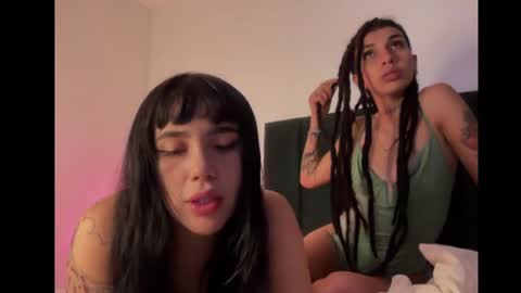Snapshot of annie_snow_ chatting on May 24, 1:32 am JEANNE no olvides seguirme dont forget follow me uu online show from May 24, 1:32 am