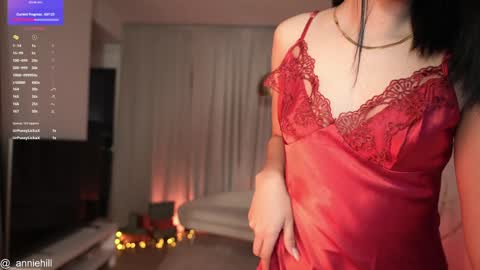 Snapshot of anniehillofficial_ chatting on December 20, 8:12 pm anniehillofficial_ online show from December 20, 8:12 pm