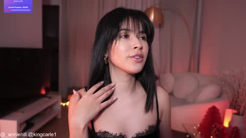 Snapshot of anniehillofficial_ chatting on December 23, 8:14 pm anniehillofficial_ online show from December 23, 8:14 pm