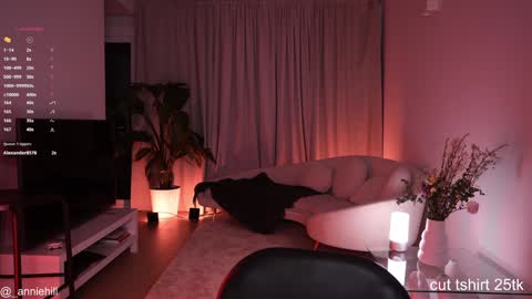 Snapshot of anniehillofficial_ chatting on January 21, 7:17 pm anniehillofficial_ online show from January 21, 7:17 pm