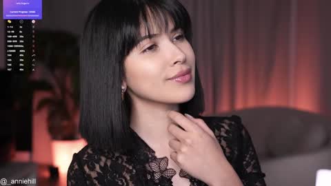 Snapshot of anniehillofficial_ chatting on January 25, 8:10 pm anniehillofficial_ online show from January 25, 8:10 pm