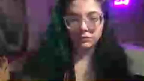Snapshot of anniemarie445 chatting on July 18, 3:11 am Darlingskiesxo online show from July 18, 3:11 am