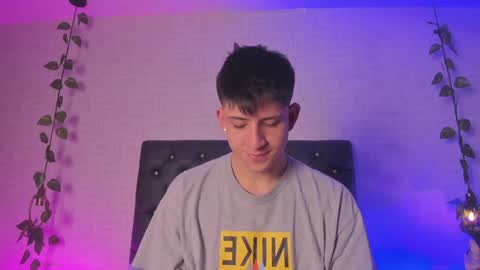 Annie  Alex online show from December 7, 1:40 pm