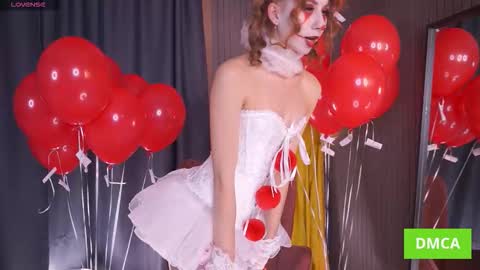 Annuetta online show from October 31, 3:46 pm