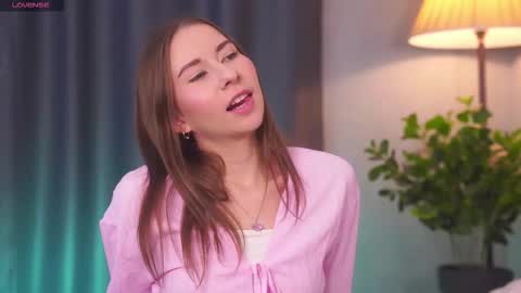 Annuetta online show from December 5, 7:39 am