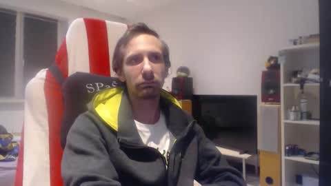 LoyalDog online show from April 7, 1:39 am