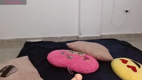 Anny  online show from April 10, 9:52 pm