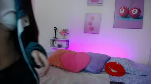 Snapshot of anny_cotton chatting on April 20, 7:37 pm Anny cotton online show from April 20, 7:37 pm