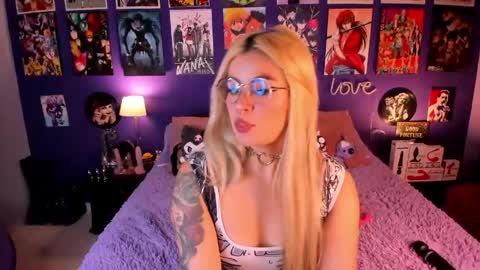 Snapshot of anny_cross chatting on April 30, 2:07 am Paty online show from April 30, 2:07 am